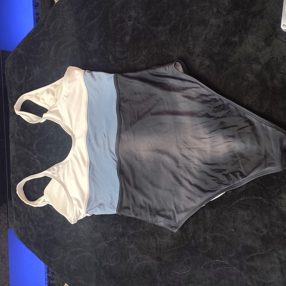 Colorblock One-Piece Swimsuit CUPSHE SWIMWEAR ONE-PIECE - Picture 12 of 13